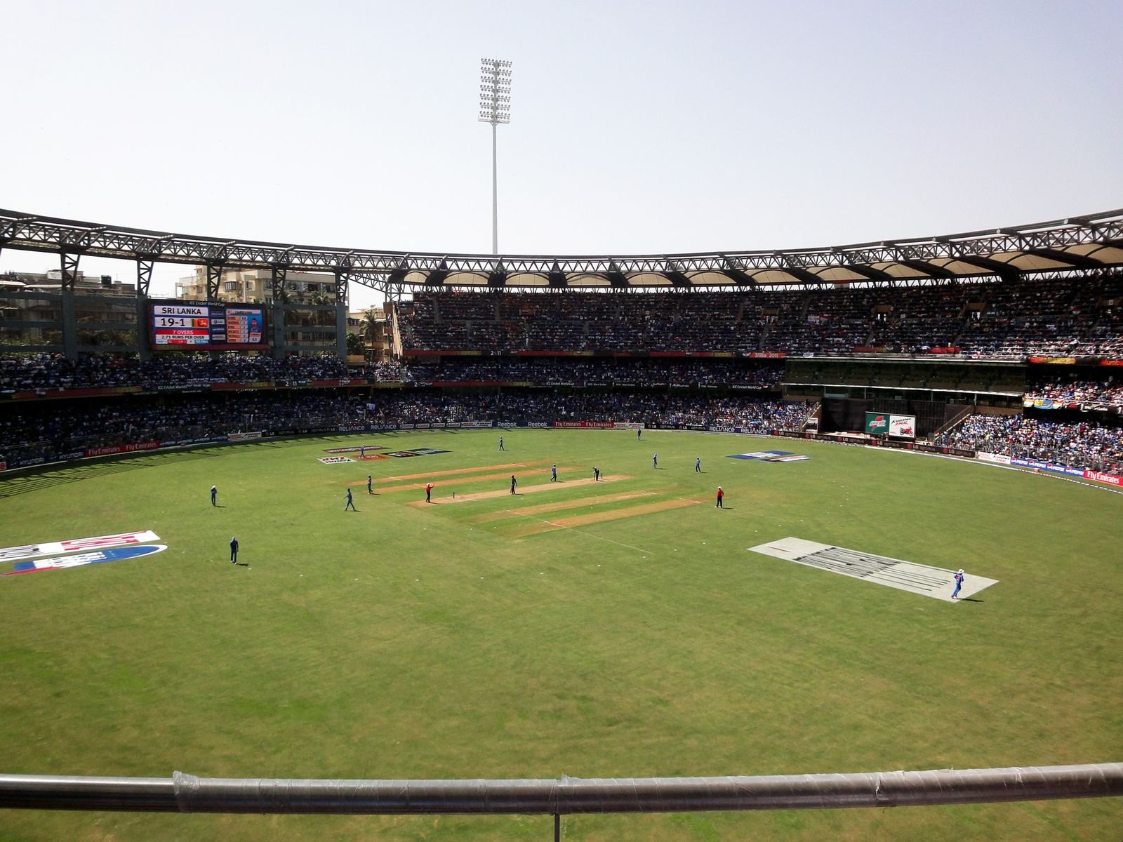 Hospitality & Brand Concessions: Engaging the B2B Audience Live at the Arena